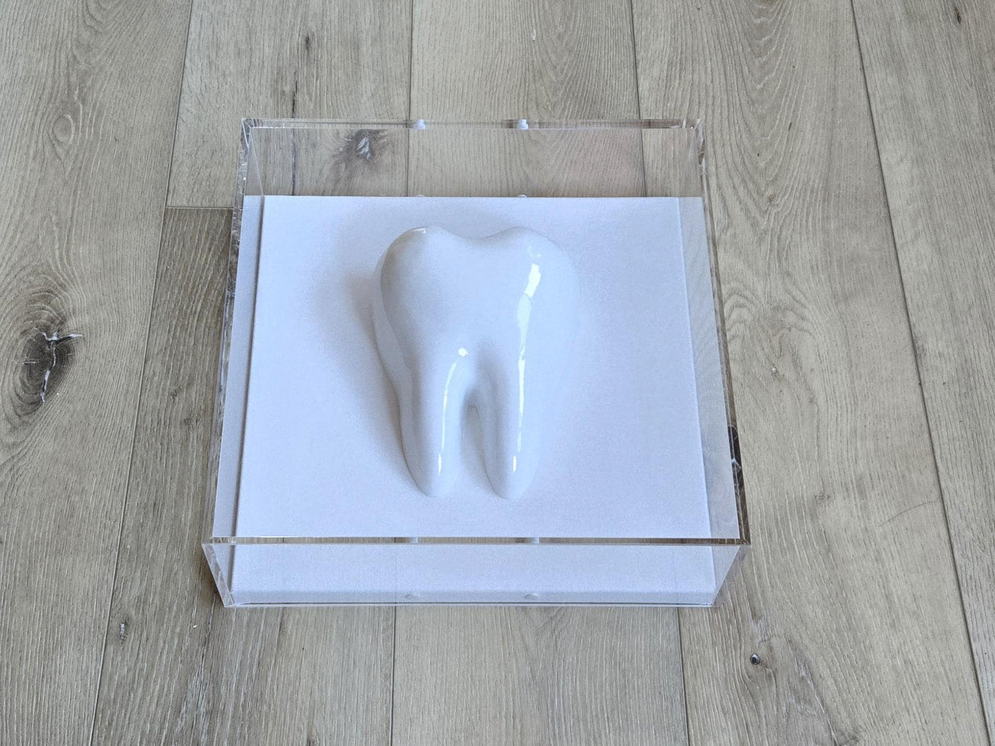 3D wall sculptures, resin installations, and custom tooth designed for luxury homes or offices.